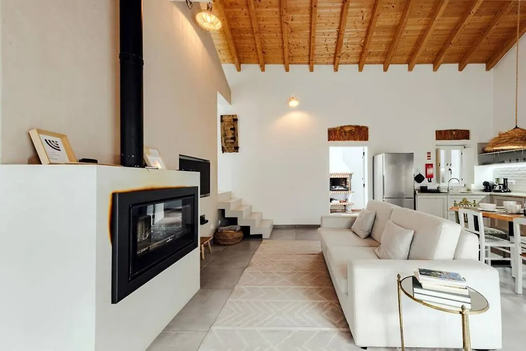 Casa Elegante Em Vila Tranquila Barao de Sao Miguel 0*,